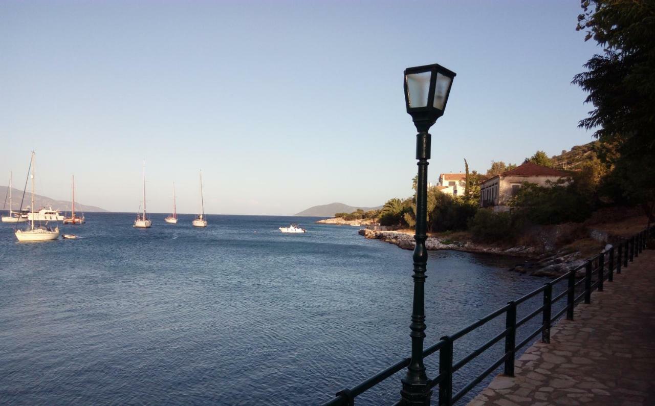 House With Garden Near The Sea Apartment Agia Efimia Exterior photo
