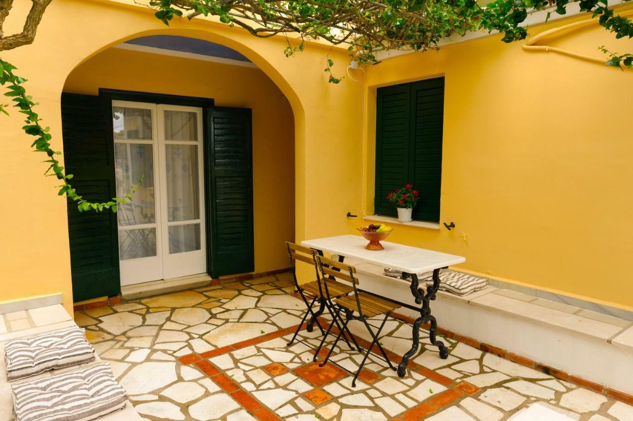 House With Garden Near The Sea Apartment Agia Efimia Exterior photo