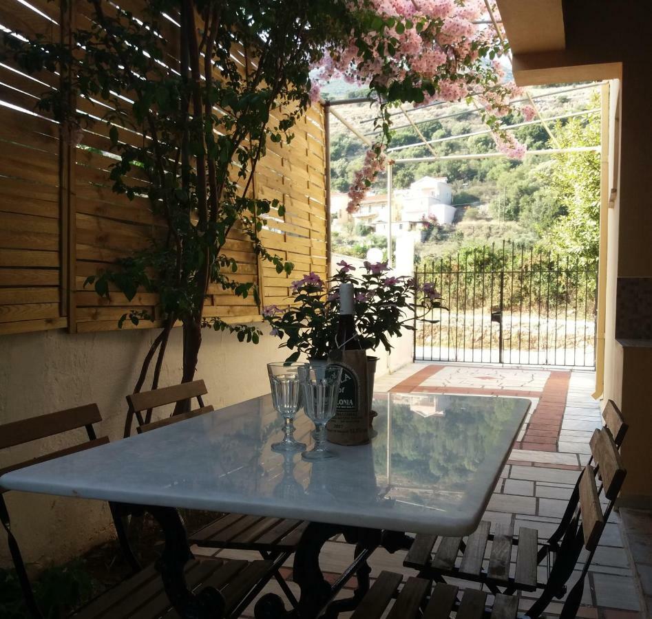 House With Garden Near The Sea Apartment Agia Efimia Exterior photo